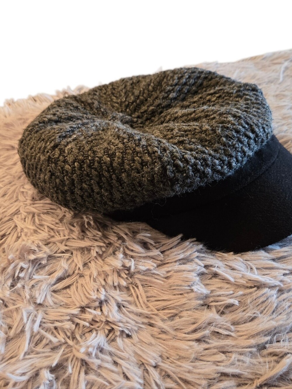 Chunky Knit Newsboy Cap in Charcoal and Black, Unisex